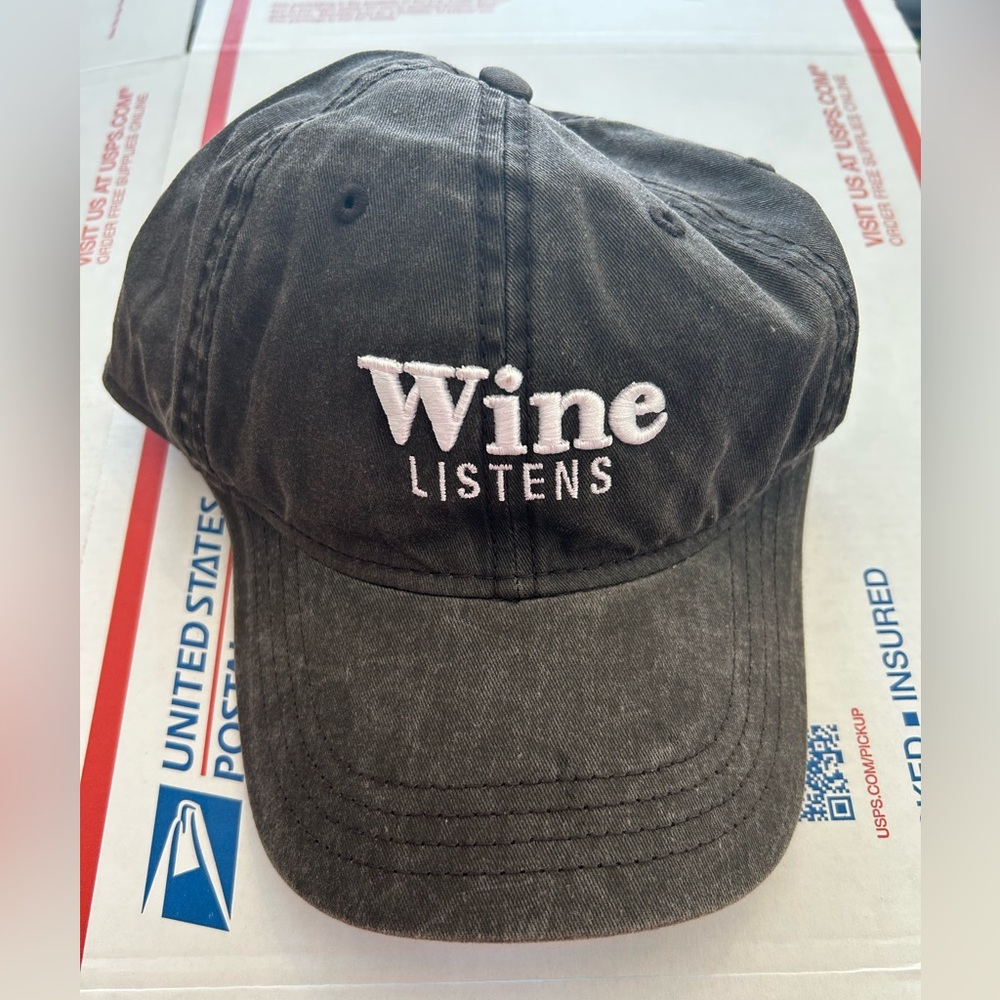 Grunt Style Wine Listens Cap